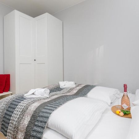 Platan City Centre Apartment By Noclegi Renters Swinoujscie Bagian luar foto