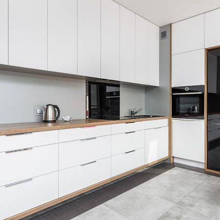 Platan City Centre Apartment By Noclegi Renters Swinoujscie Bagian luar foto