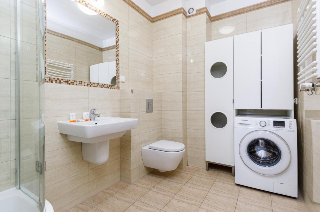 Platan City Centre Apartment By Noclegi Renters Swinoujscie Bagian luar foto