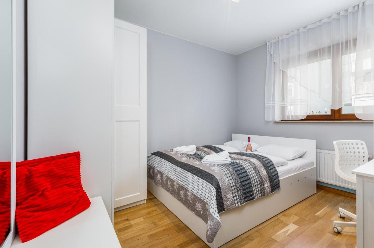 Platan City Centre Apartment By Noclegi Renters Swinoujscie Bagian luar foto