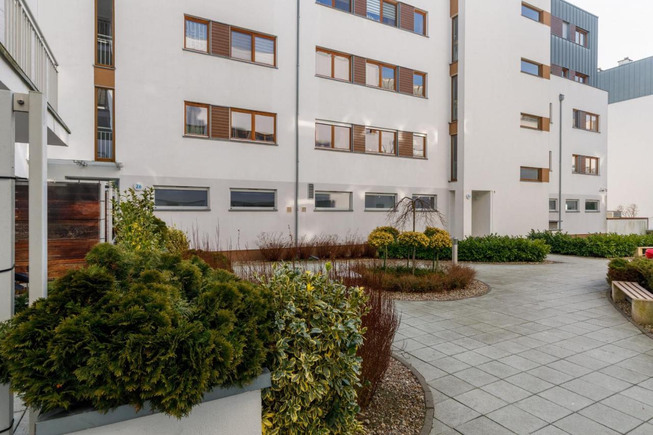 Platan City Centre Apartment By Noclegi Renters Swinoujscie Bagian luar foto