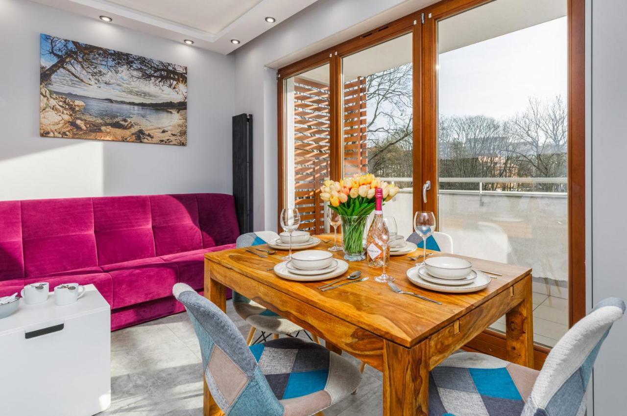Platan City Centre Apartment By Noclegi Renters Swinoujscie Bagian luar foto
