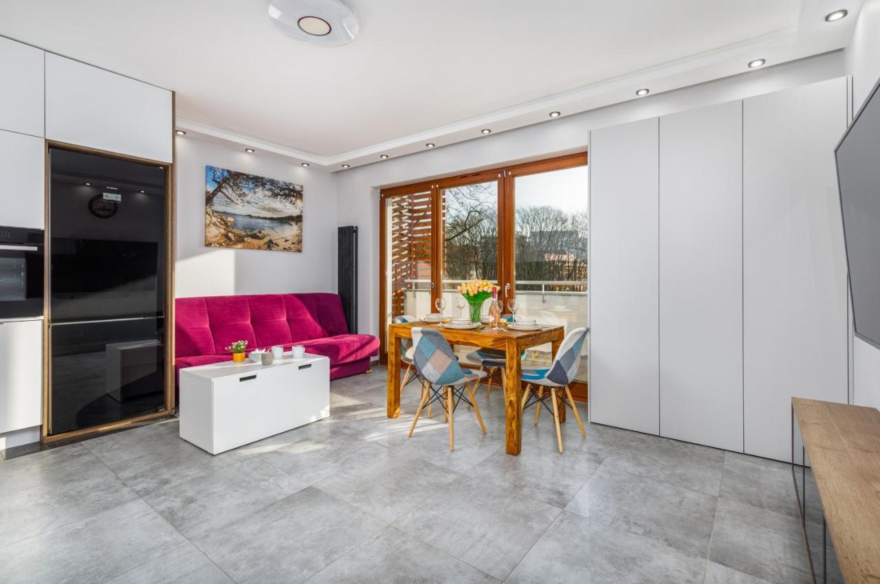 Platan City Centre Apartment By Noclegi Renters Swinoujscie Bagian luar foto